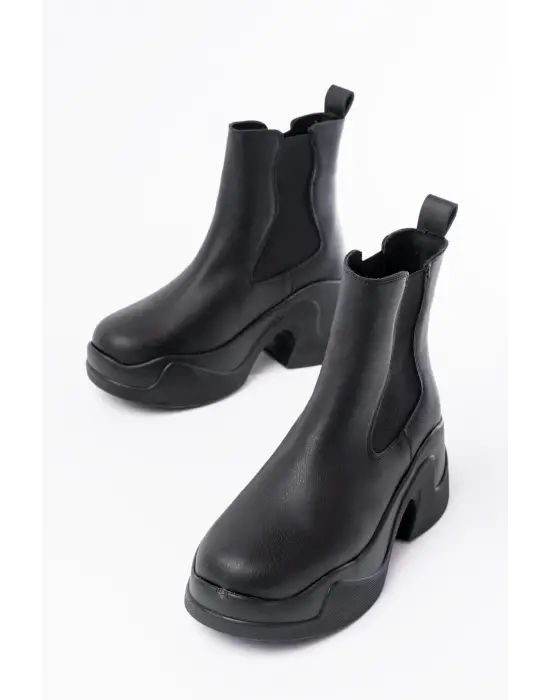 Siyah Yüksek Tabanlı Lastikli Günlük Kadın Bot