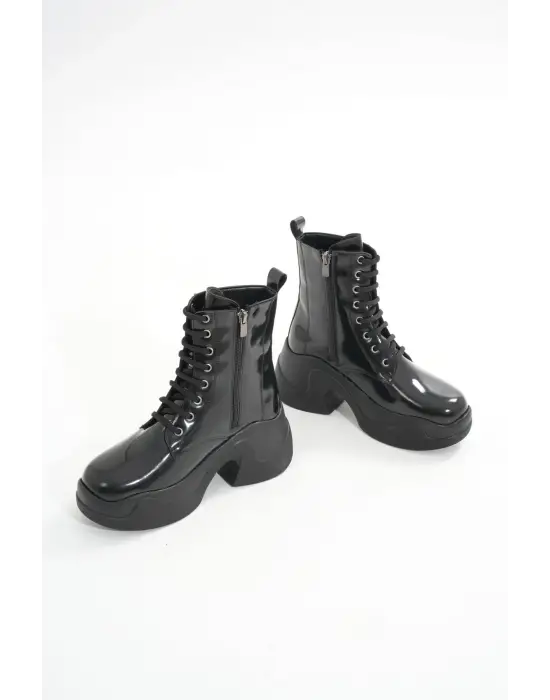 Siyah Rugan Yüksek Tabanlı Bağcıklı Fermuarlı Günlük Kadın Bot