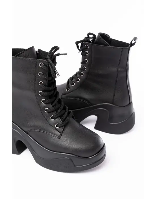 Siyah Yüksek Tabanlı Bağcıklı Fermuarlı Günlük Kadın Bot