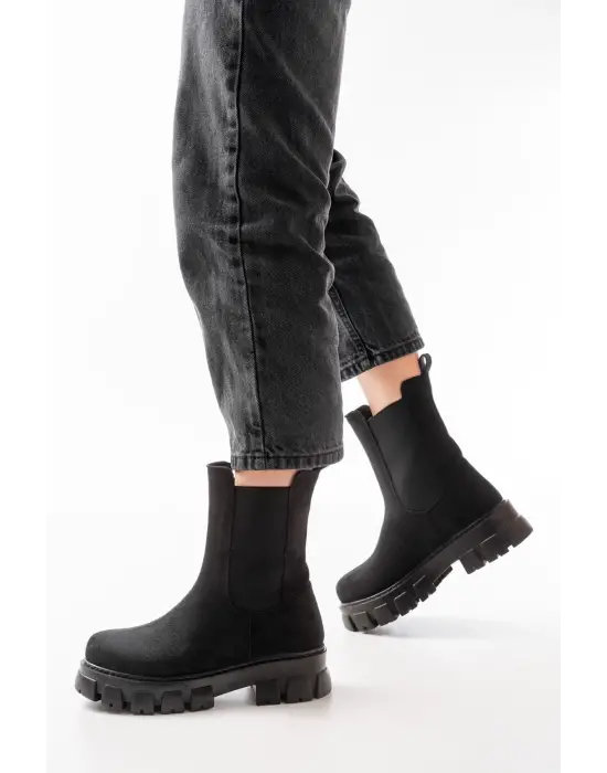 Siyah Süet Yüksek Tabanlı Lastikli Günlük Kadın Bot