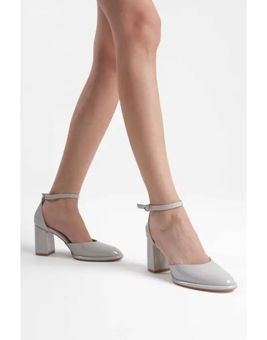 Gri Rugan Kadın Topuklu Ayakkabı TR18MS04D