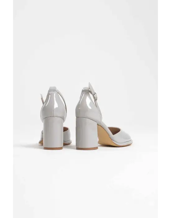 Gri Rugan Kadın Topuklu Ayakkabı TR18MS04D