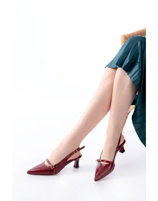 H-470 Bordo Rugan Baret Tokalı Arkası Açık Günlük Kadın Sandalet