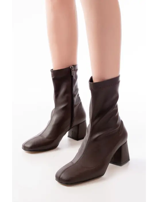 Hc-2700 Kahverengi Topuklu Fermuarlı Kadın Bot