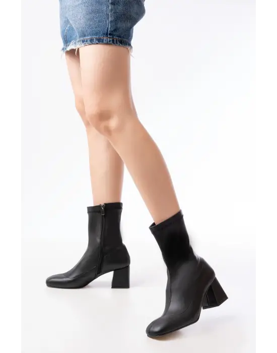 Siyah Streç Topuklu Fermuarlı Günlük Kadın Bot
