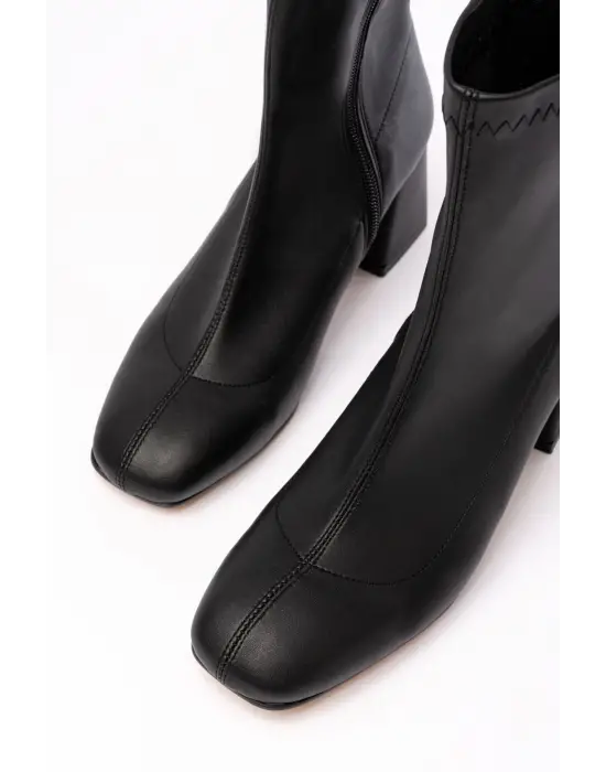 Siyah Streç Topuklu Fermuarlı Günlük Kadın Bot