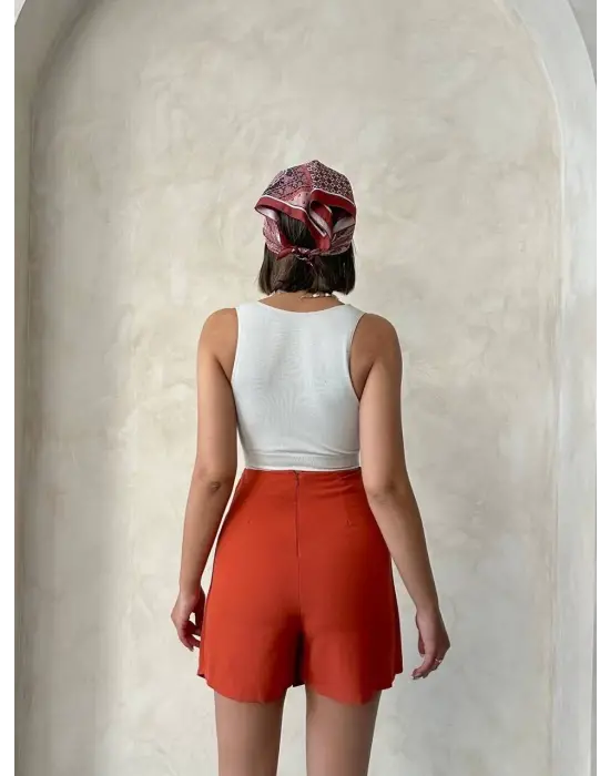 İki Düğmeli Kapaklı Şort Etek Kremit S24046