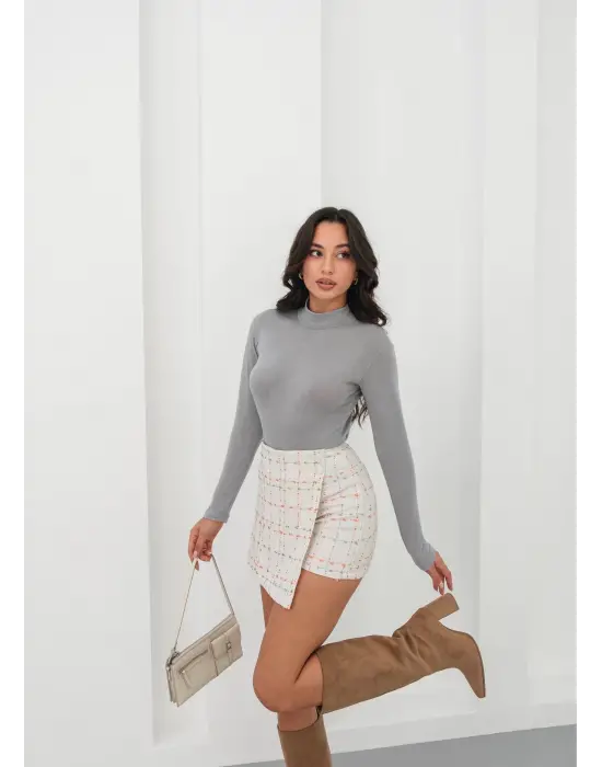 İki Düğmeli Kaz Ayağı Desen Ch Kumaş Şort Etek Beyazturuncu H26414