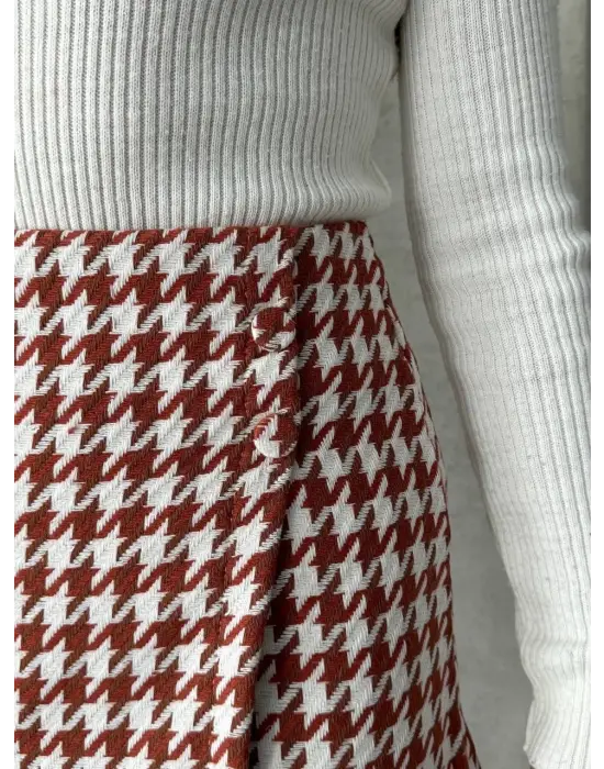 İki Düğmeli Kaz Ayağı Desen Ch Kumaş Şort Etek Bordobeyaz H26414