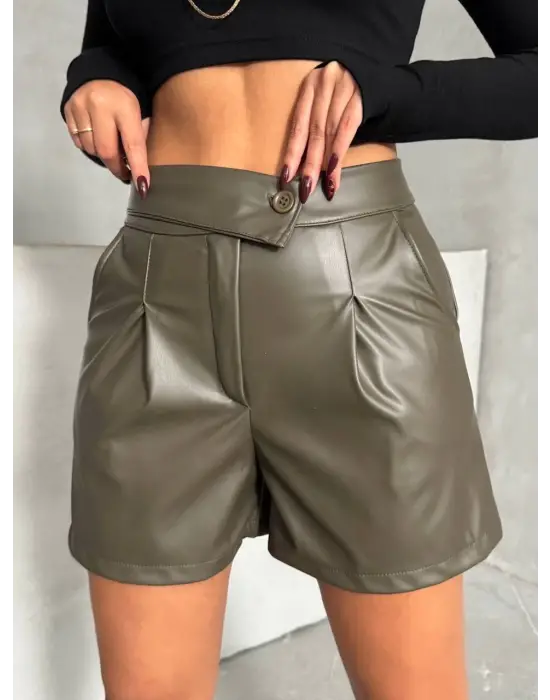 İki Düğmeli Pileli Şort