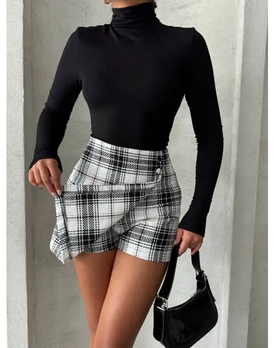İki Düğmeli Şort Ch Kumaş Etek Ekoseli Siyahbeyaz H26414