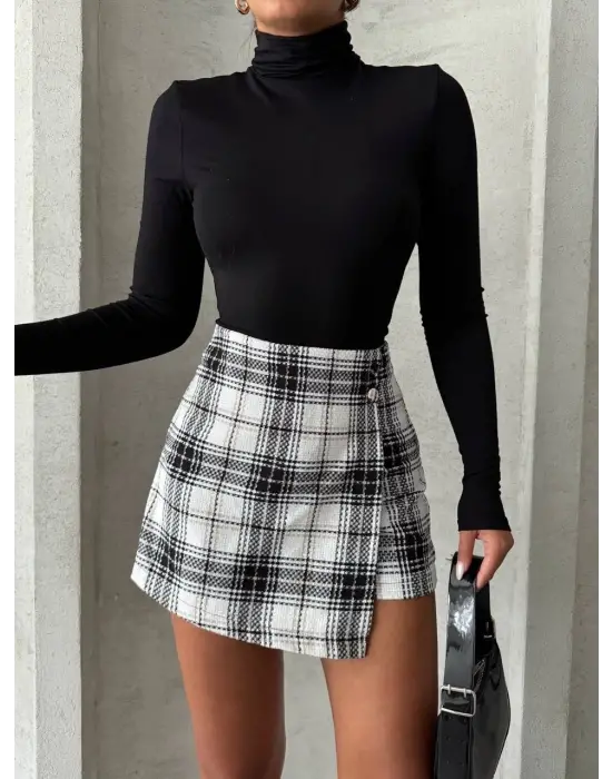 İki Düğmeli Şort Ch Kumaş Etek Ekoseli Siyahbeyaz H26414