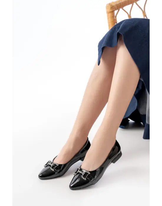 İNF-133 Siyah Rugan Taşlı Tokalı Günlük Kadın Babet