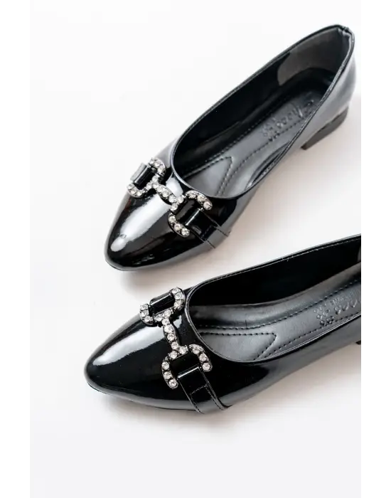 İNF-133 Siyah Rugan Taşlı Tokalı Günlük Kadın Babet