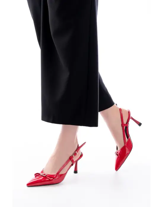Kırmızı Rugan Günlük Arkası Açık Fiyonklu Topuklu Bayan Ayakkabı
