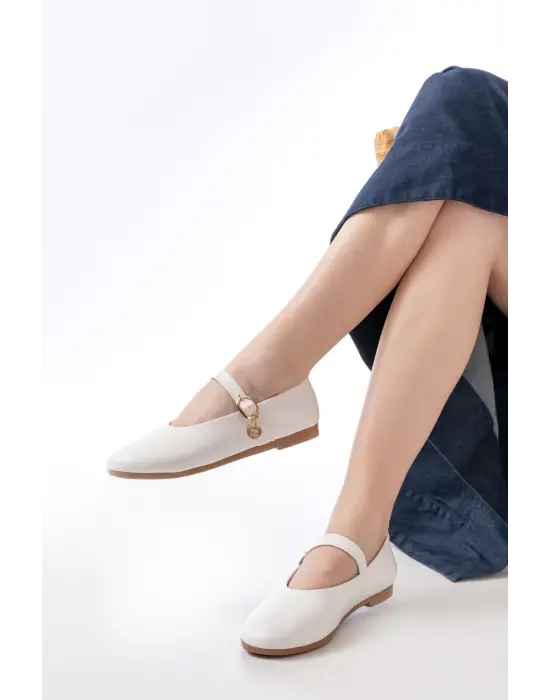 İNF-324 Beyaz Baretli Tokalı Günlük Kadın Babet