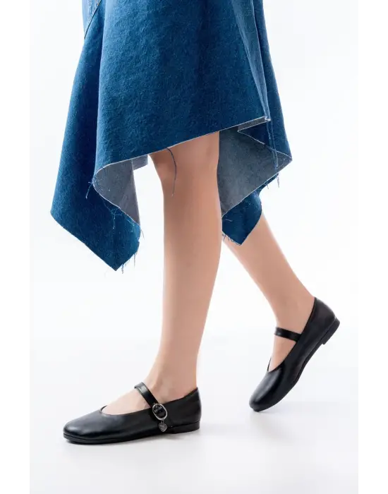 İNF-324 Siyah Baretli Tokalı Günlük Kadın Babet