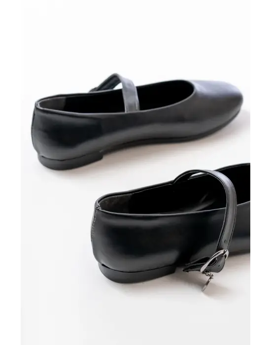 İNF-324 Siyah Baretli Tokalı Günlük Kadın Babet