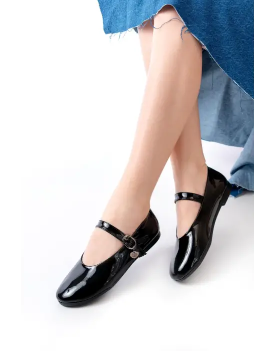 İNF-324 Siyah Rugan Baretli Tokalı Günlük Kadın Babet