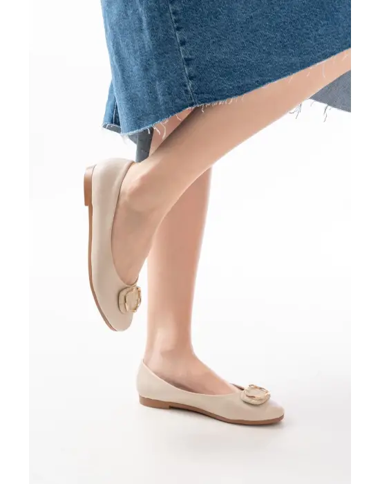 İNF-325 Bej Tokalı Aksesuarlı Günlük Kadın Babet