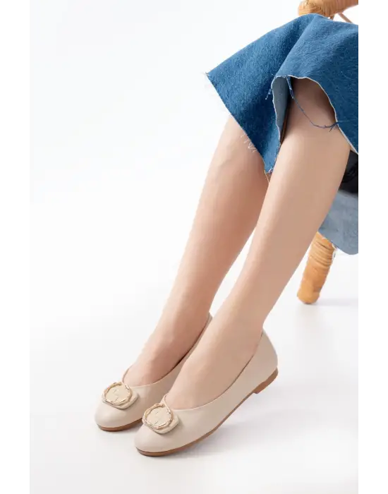 İNF-325 Bej Tokalı Aksesuarlı Günlük Kadın Babet