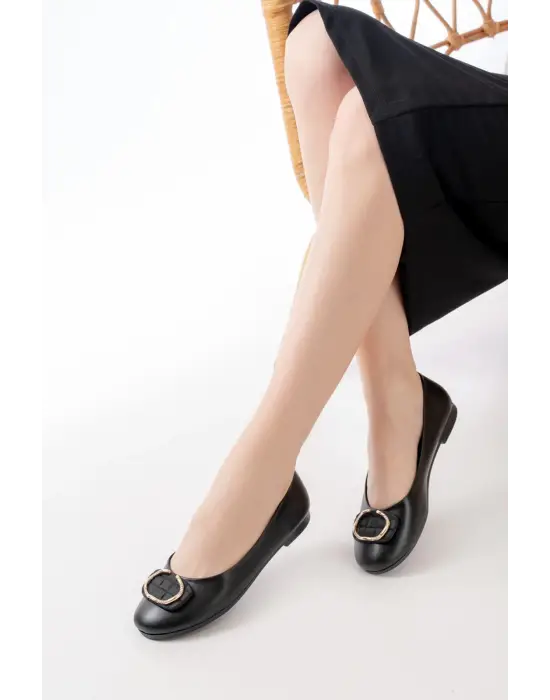 İNF-325 Siyah Tokalı Aksesuarlı Günlük Kadın Babet