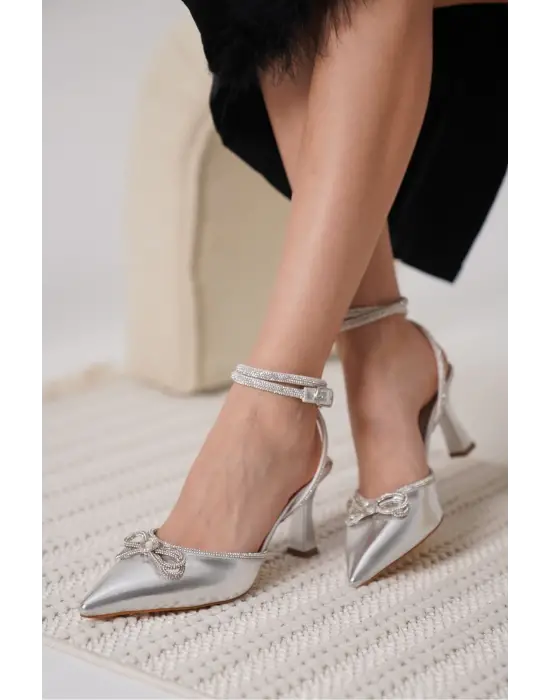 Kadın Gümüş Taşlı Topuklu Ayakkabı TR12MS05B