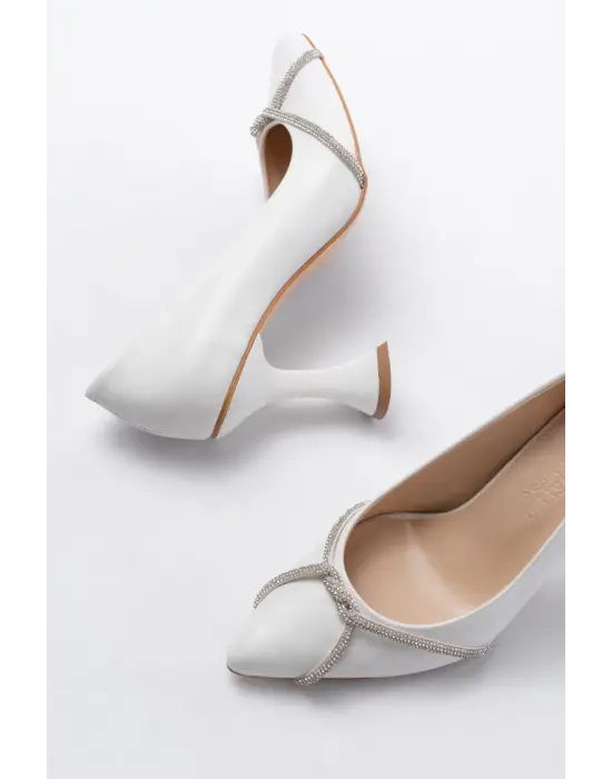 Beyaz Günlük Sarmal Taşlı Topuklu Kadın Ayakkabı