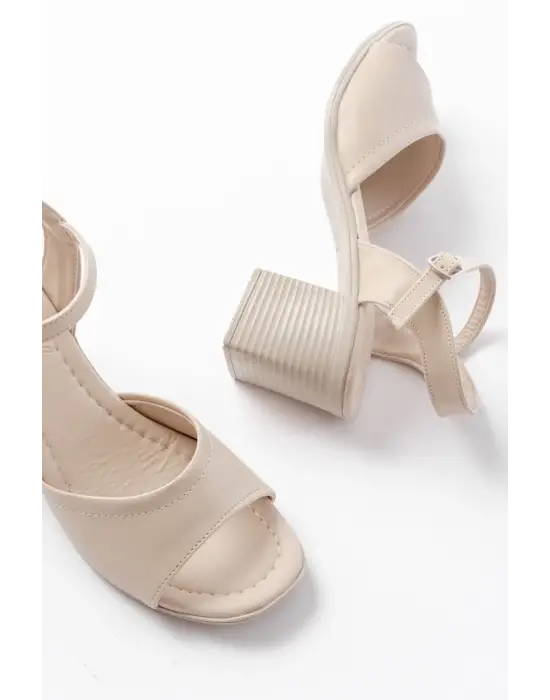 K-13 Bej Günlük  Topuklu Kadın Sandalet