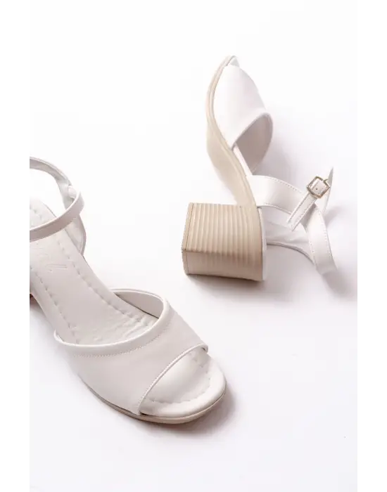 K-13 Beyaz Günlük  Topuklu Kadın Sandalet