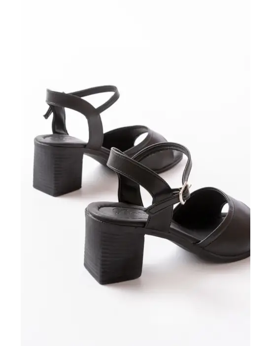 K-13 Siyah Günlük  Topuklu Kadın Sandalet