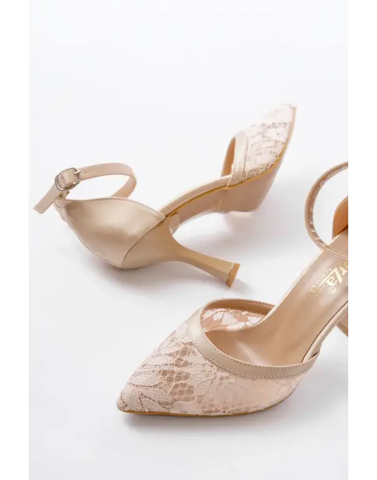 K-404 Bej Fileli Çiçek Detaylı  Kadın Topuklu Ayakkabı