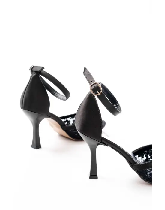 K-404 Siyah Fileli Çiçek Detaylı  Kadın Topuklu Ayakkabı