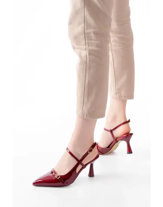 K-6722 Bordo Rugan Toka Detaylı Sivri Burun Kadın Ayakkabı