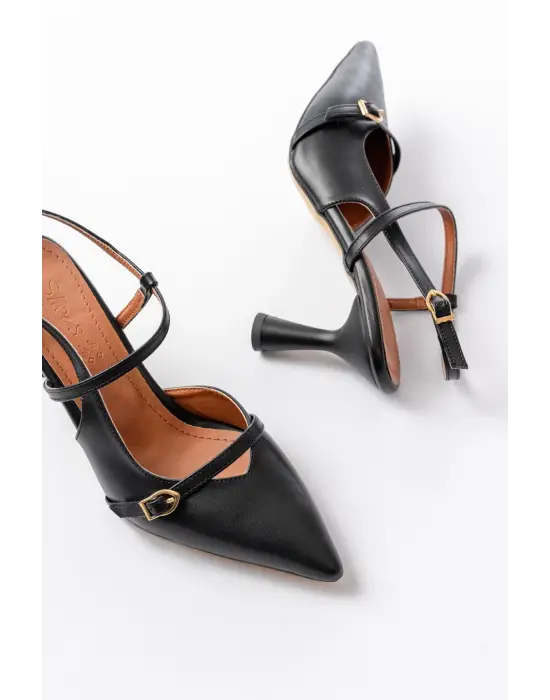 K-6722 Siyah Cilt Toka Detaylı Sivri Burun Kadın Ayakkabı