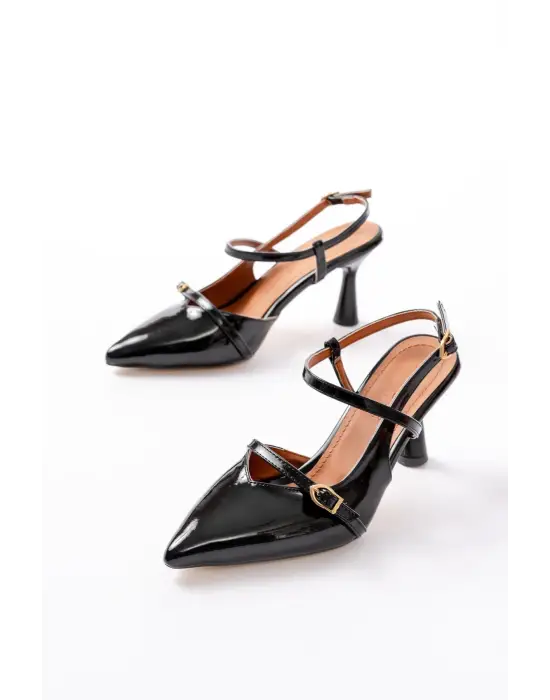 K-6722 Siyah Rugan Toka Detaylı Sivri Burun Kadın Ayakkabı