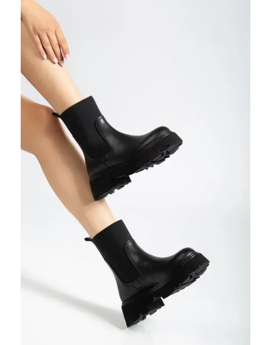 K-815 Siyah Lastikli Yüksek Tabanlı Günlük Kadın Bot