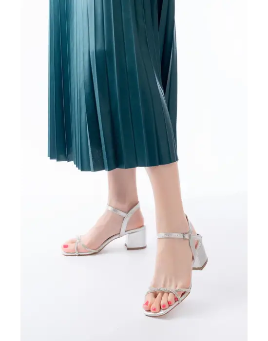 Kadın Gümüş İnce Sarmal Bantlı Topuklu Ayakkabı