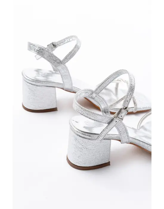 Kadın Gümüş İnce Sarmal Bantlı Topuklu Ayakkabı