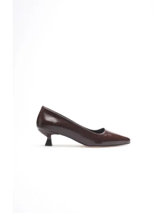 Kadın Acı Kahve Kırışık Rugan Kısa Topuklu Stiletto Ayakkabı TR20MS03D