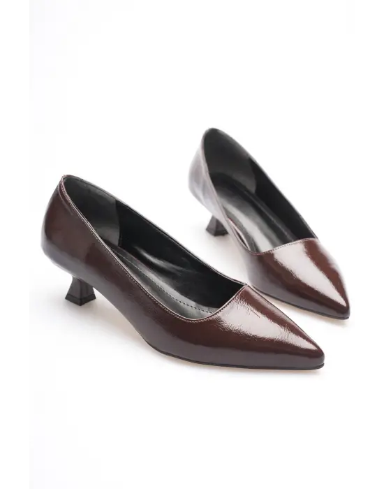 Kadın Acı Kahve Kırışık Rugan Kısa Topuklu Stiletto Ayakkabı TR20MS03D