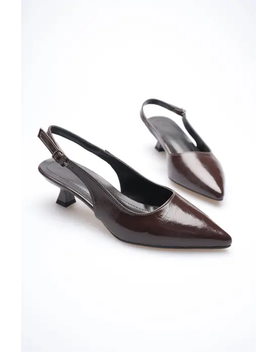 Kadın Acı Kahve Kırışık Rugan Sivri Burun Slingback Kısa Topuklu Ayakkabı TR20MS04D
