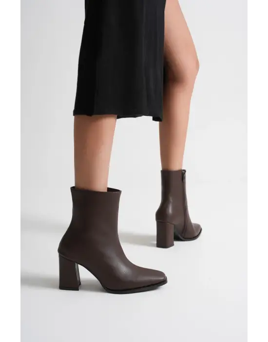 Kadın Acı Kahve Topuklu Bot TR08MK02C
