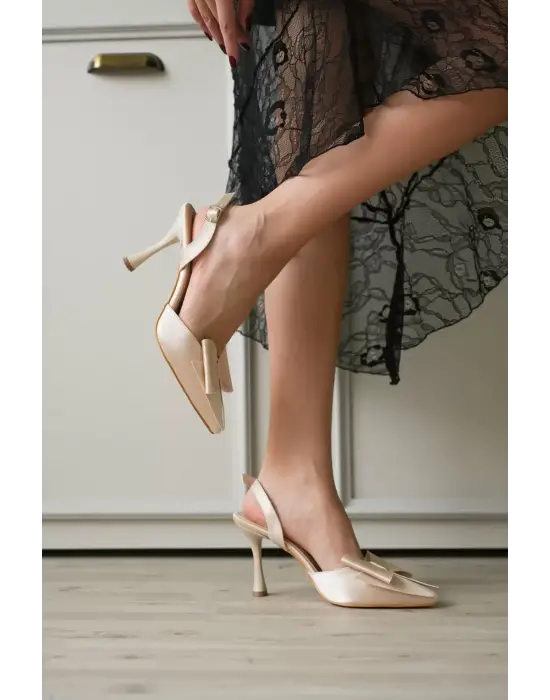 Kadın Bej Fiyonklu Saten Slingback Topuklu Ayakkabı TR40MS01B