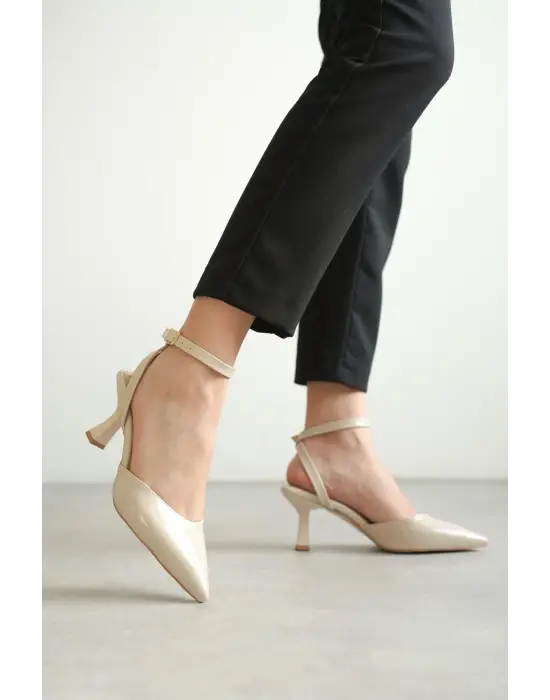 Kadın Bej Rugan Topuklu Ayakkabı TR03MS02C