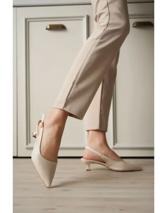 Kadın Bej Sivri Burun Slingback Kısa Topuklu Ayakkabı TR20MS04B
