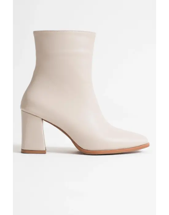 Kadın Bej Topuklu Bot TR08MK02B