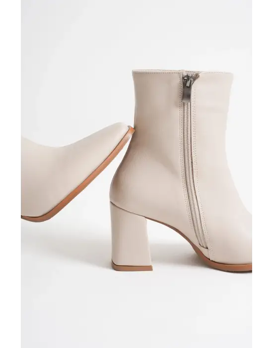Kadın Bej Topuklu Bot TR08MK02B