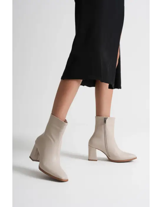 Kadın Bej Topuklu Bot TR08MK02B