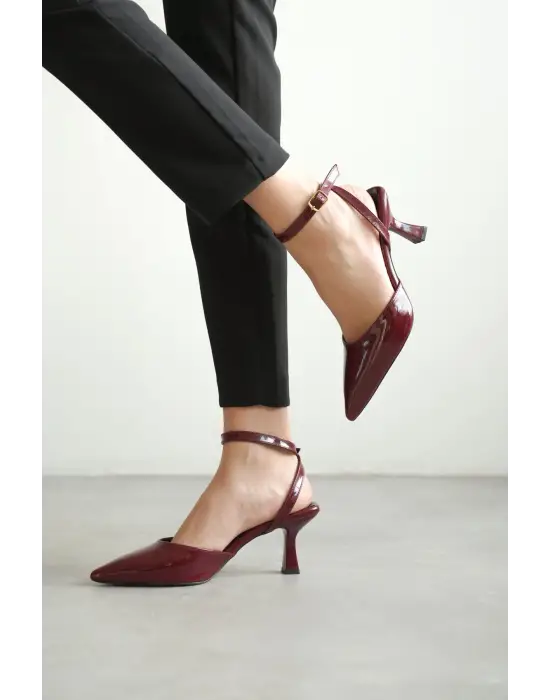 Kadın Bordo Rugan Topuklu Ayakkabı TR03MS02D